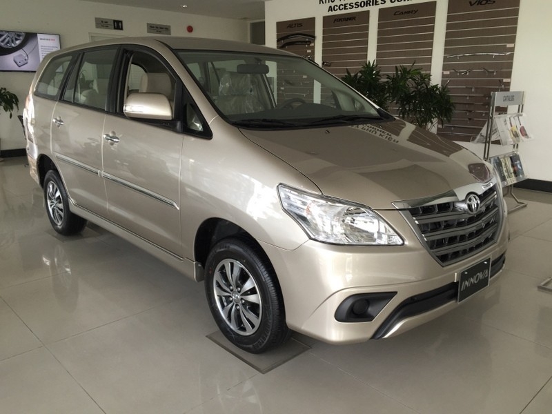 Cho thue xe innova theo thang khu cong nghiep huận Thành I - 0912686666