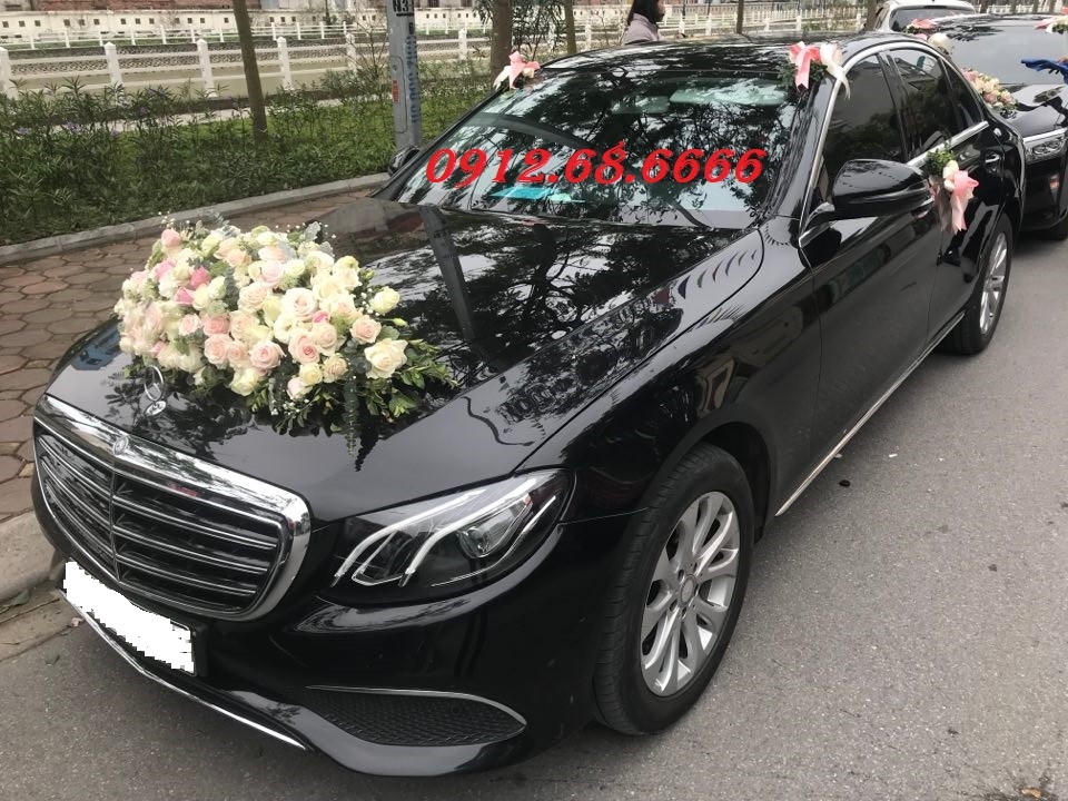 Cho thuê xe cưới hạng sang Mercedes e300 giá tốt tại Hồ tùng mậu quận cầu giấy hà nội - 0912686666