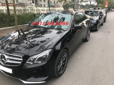 Cho thuê xe cưới mercedes e300 tại hà nội (giá mới 2021)