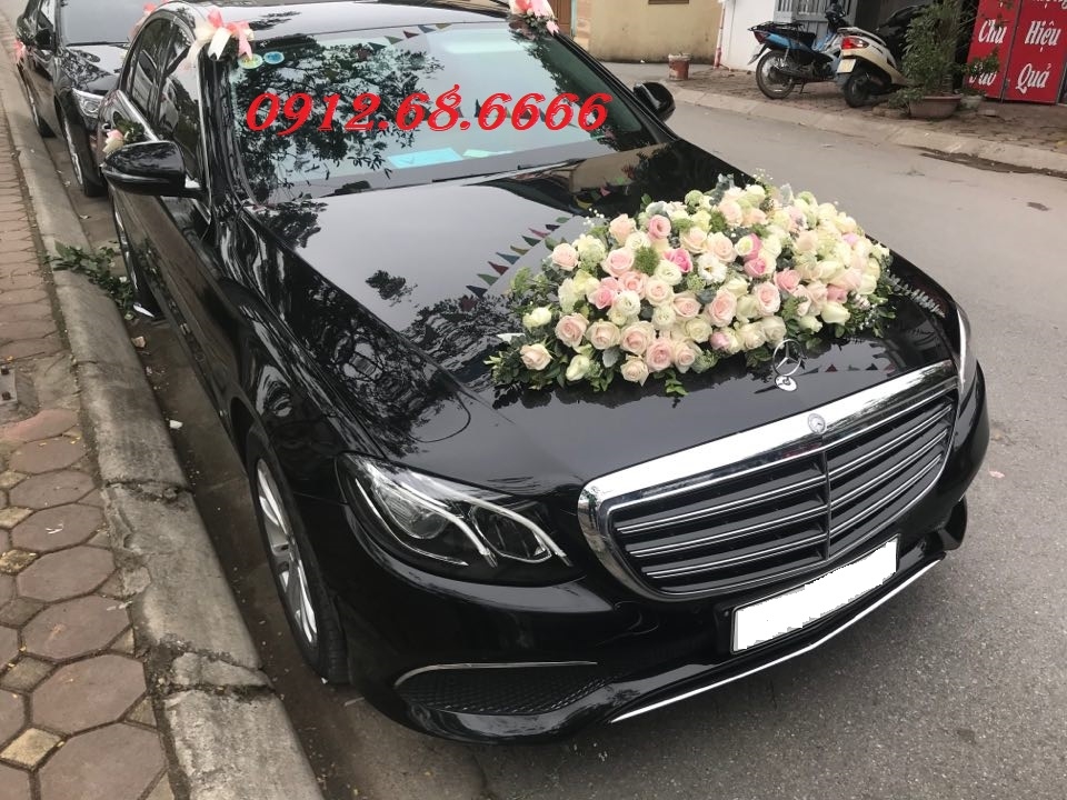Cho thuê xe cưới hạng sang Mercedes e300 giá tốt tại ngọc thụy quận long biên hà nội - 0912686666
