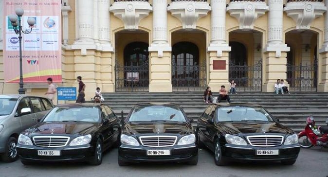 Cho thuê xe hạng sang , xe VIP , Xe độc , Xe Cổ , Xe mui trần tại Hà Nội