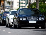 Số lượng Bentley ở Hà Nội đã lên tới vài chục chiếc. Không đặc biệt như Rolls-Royce hay đắt cỡ Maybach, Bentley có sự cân bằng tốt giữa giá cả, thiết kế và sang trọng. Nằm trên Mercedes S-class hay BMW serie 7, bản sedan Flying Spur vừa thể hiện đẳng cấp nhưng không quá đắt tiền.